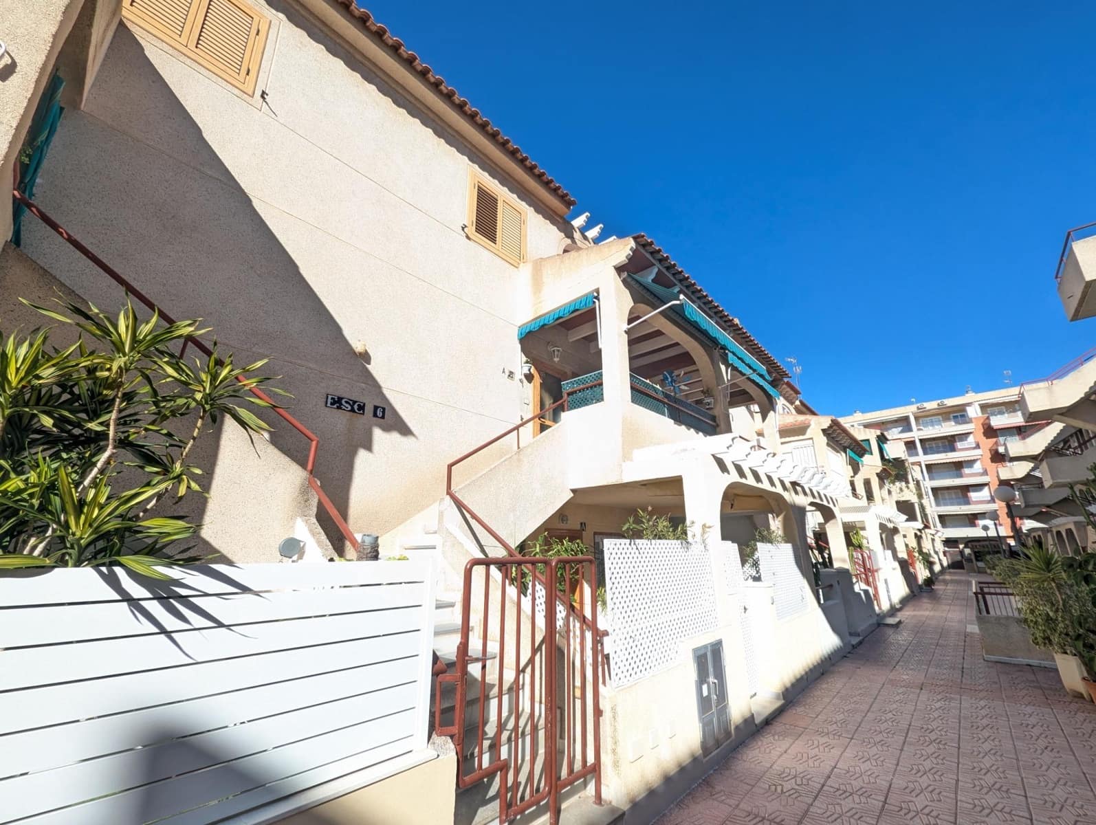 3 soveværelse Lejlighed til salg i Torrevieja - € 209.900 (Ref: 9983692)