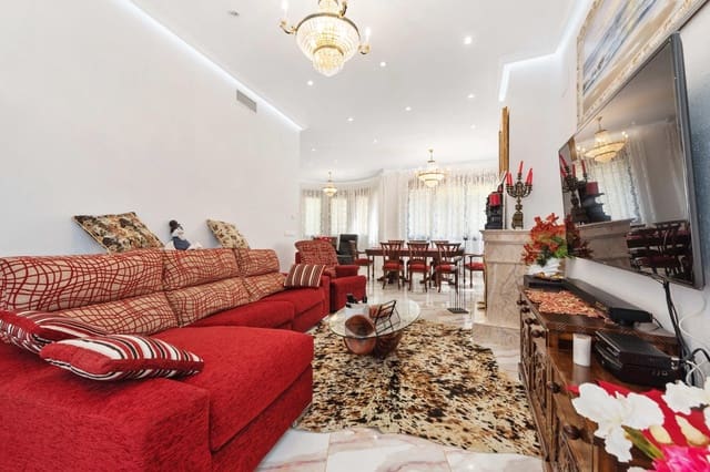 4 slaapkamer Villa te koop in Campoamor, Orihuela - € 1.600.000 (Ref: 9983696)