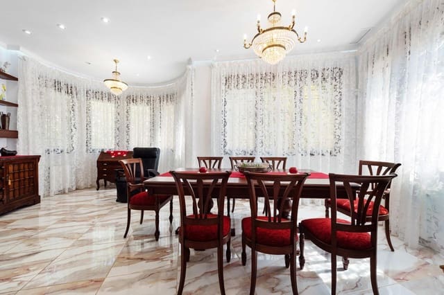 4 slaapkamer Villa te koop in Campoamor, Orihuela - € 1.600.000 (Ref: 9983696)