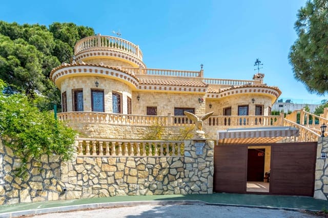 4 slaapkamer Villa te koop in Campoamor, Orihuela - € 1.600.000 (Ref: 9983696)