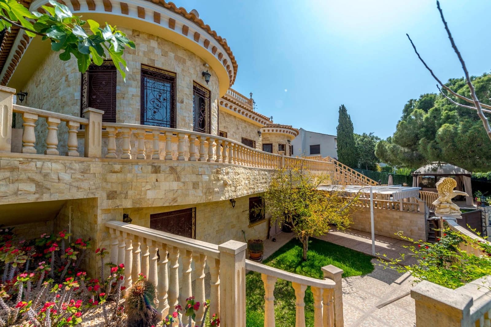 4 slaapkamer Villa te koop in Campoamor - € 1.600.000 (Ref: 9983696)