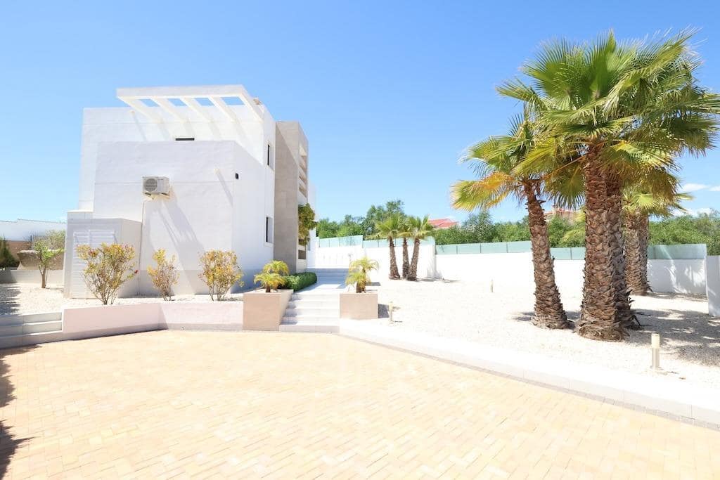 3 soveværelse Villa til salg i La Marquesa - € 699.000 (Ref: 9983697)