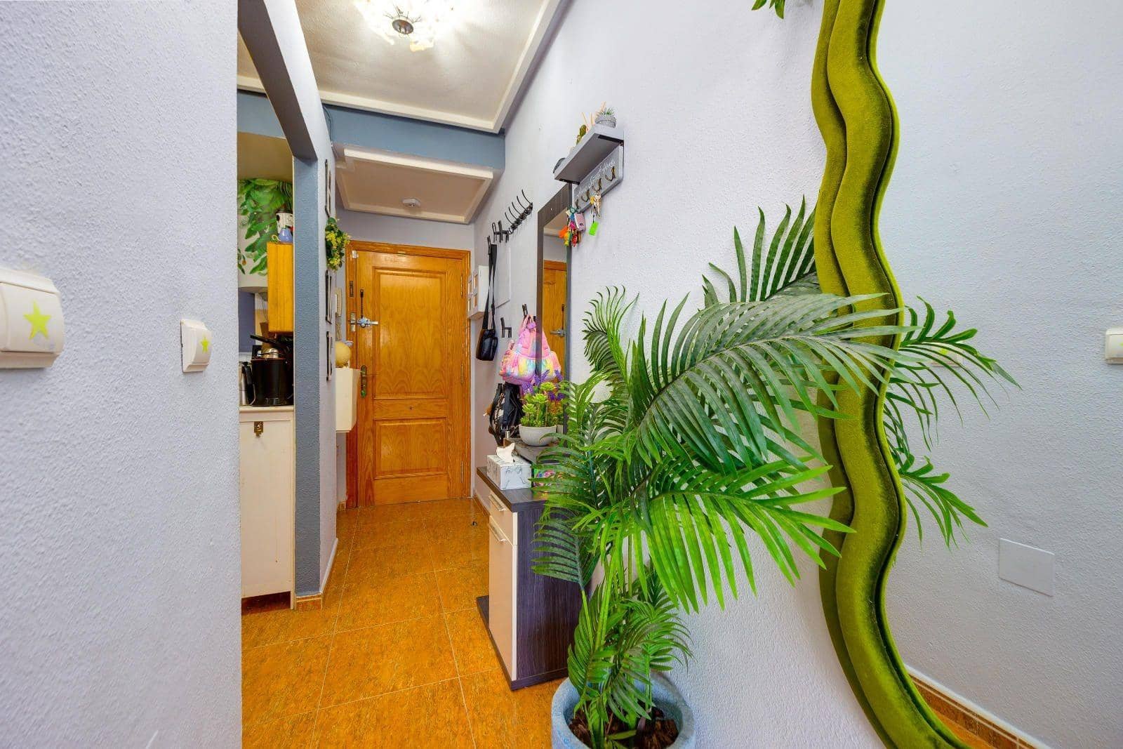 2 soveværelse Lejlighed til salg i Torrevieja - € 140.969 (Ref: 9983703)