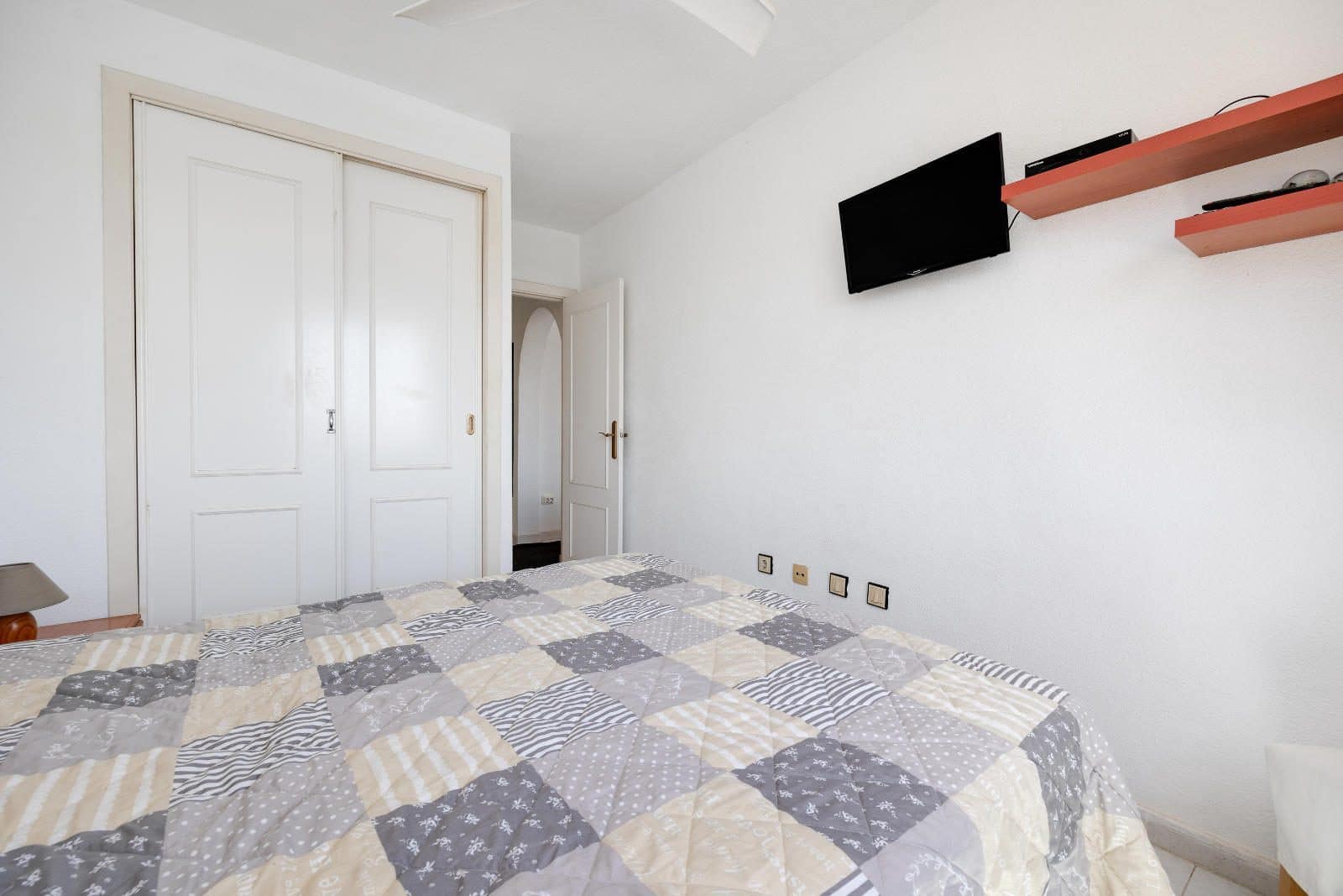 2 quarto Bungalow para venda em Torrevieja - 144 969 € (Ref: 9983714)