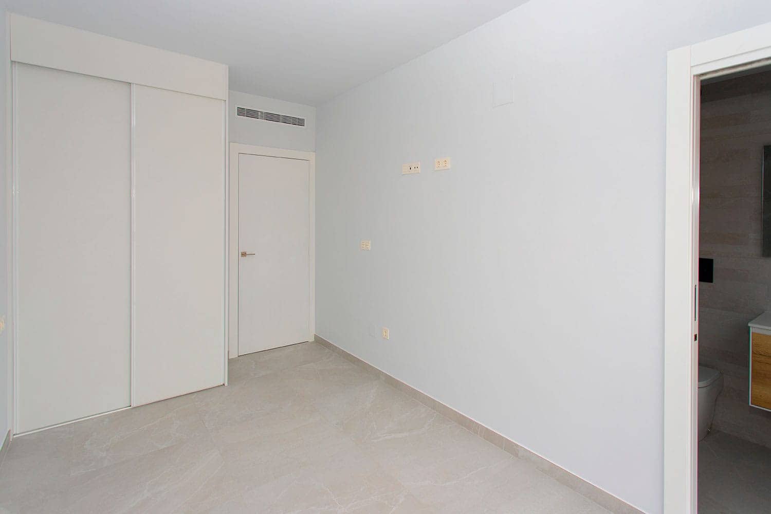 2 soveværelse Lejlighed til salg i Torrevieja - € 280.000 (Ref: 9983950)