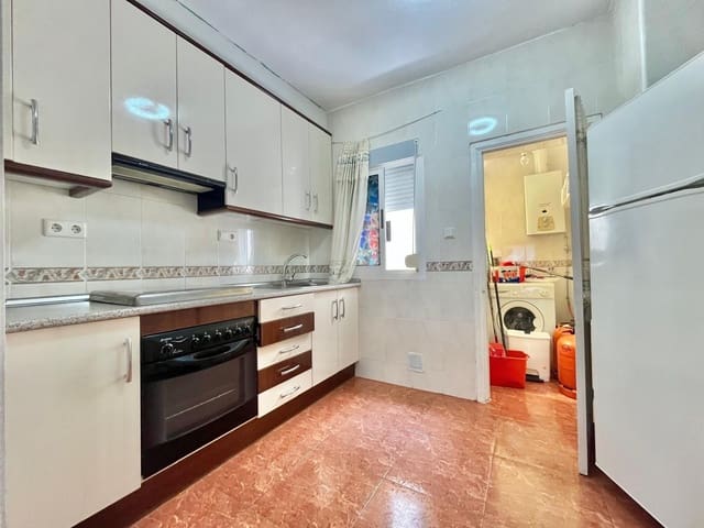 3 chambre Appartement à vendre à Centro - Muelle Pesquero, Torrevieja - 140 000 € (Ref: 9985942)