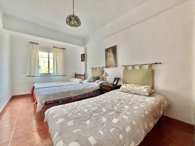 3 chambre Appartement à vendre à Centro - Muelle Pesquero, Torrevieja - 140 000 € (Ref: 9985942)