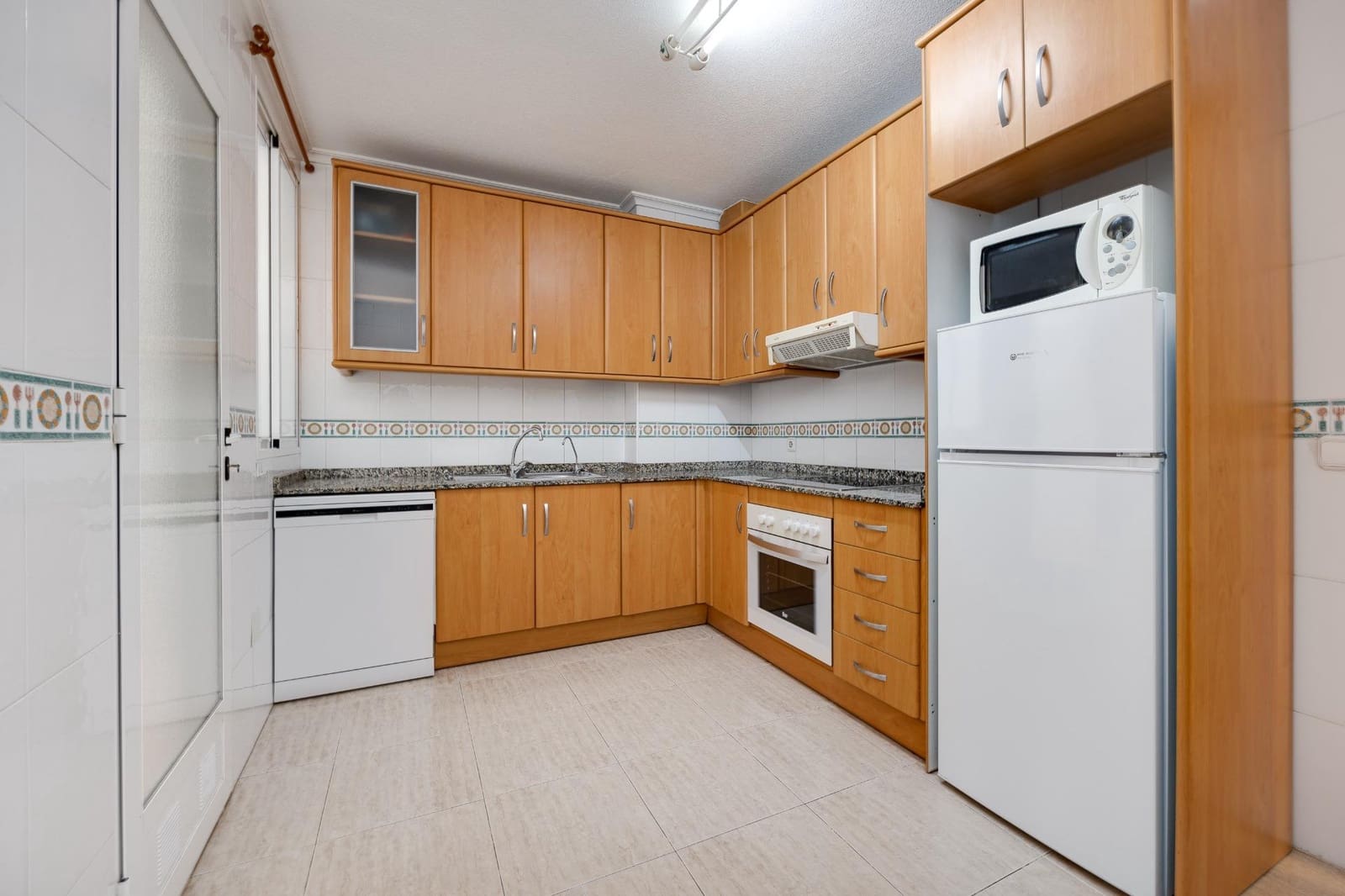 3 slaapkamer Appartement te koop in Torrevieja - € 183.900 (Ref: 9985952)