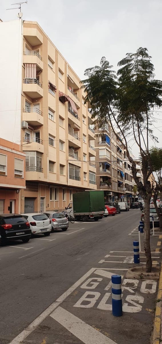 3 soveværelse Lejlighed til salg i Torrevieja - € 159.075 (Ref: 9985959)