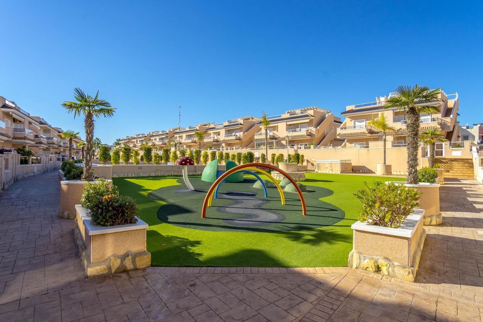 3 chambre Maison de Ville à vendre à Torrevieja - 349 000 € (Ref: 9985963)