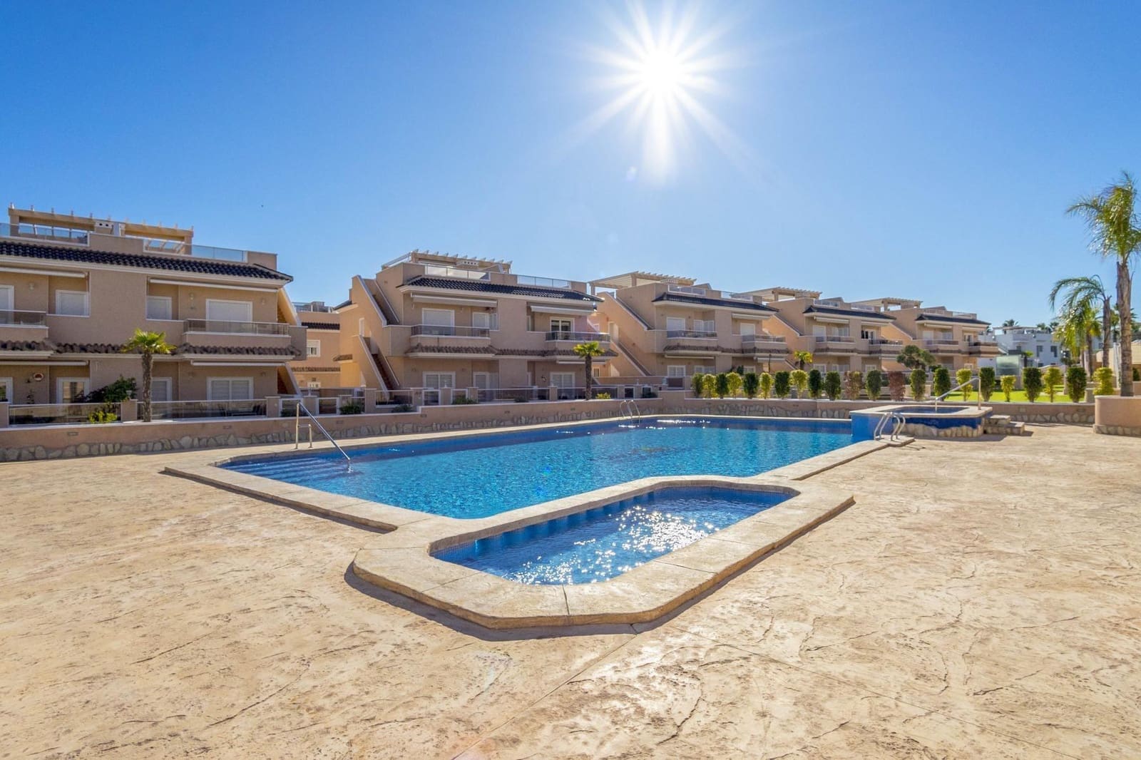 3 chambre Maison de Ville à vendre à Torrevieja - 349 000 € (Ref: 9985963)