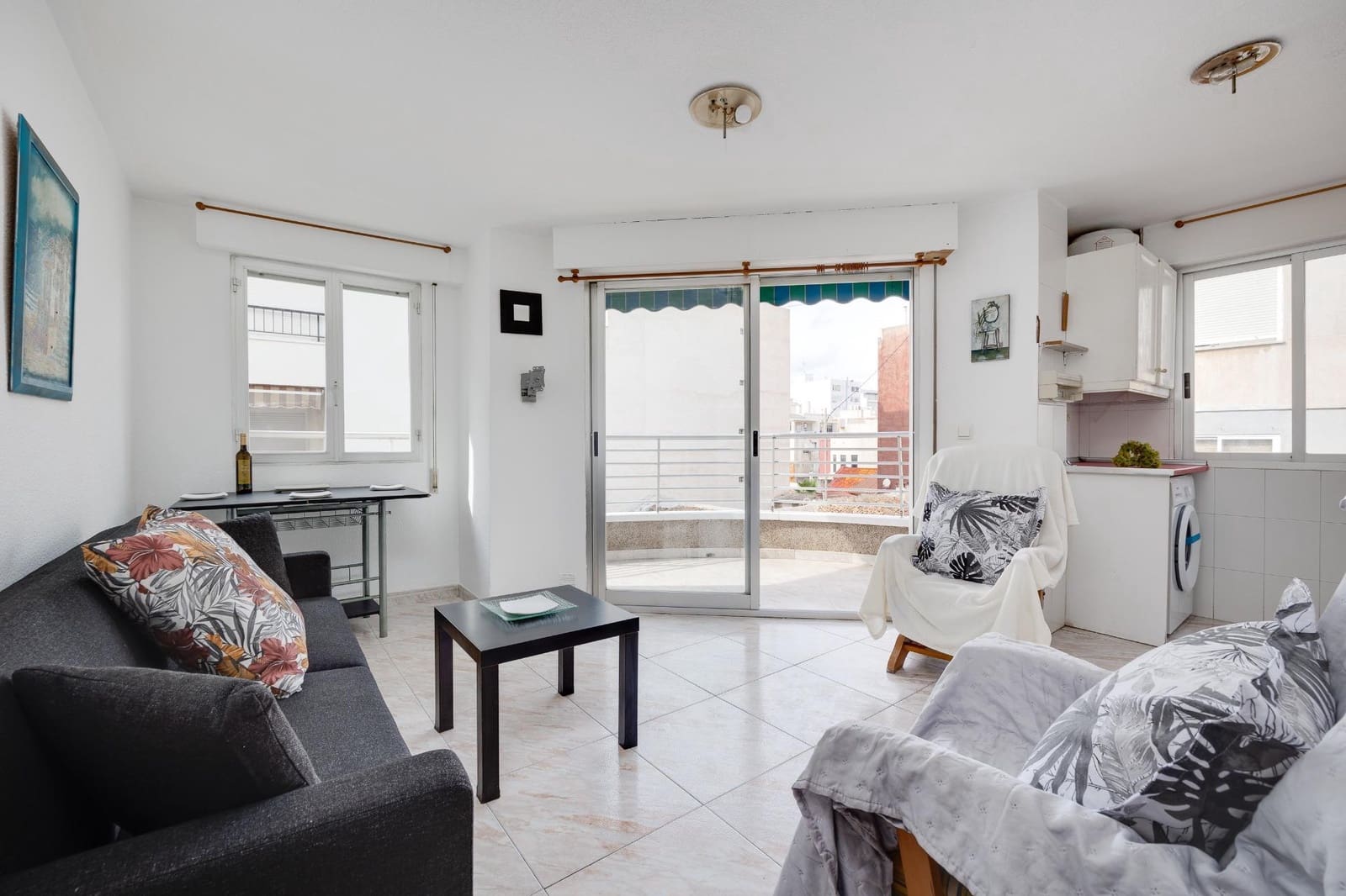 2 Zimmer Apartment zu verkaufen in Torrevieja - 150.000 € (Ref: 9985982)
