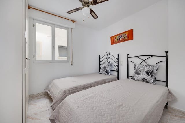 2 soveværelse Lejlighed til salg i Centro - Muelle Pesquero, Torrevieja - € 144.000 (Ref: 9985982)