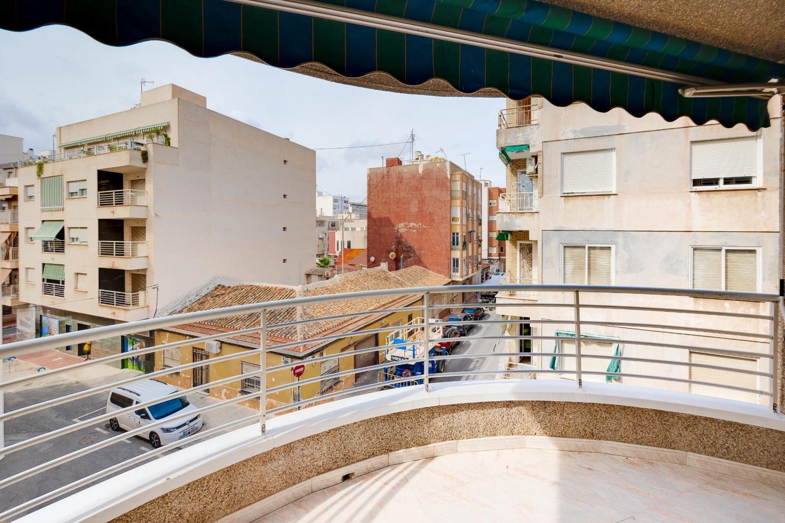 2 Zimmer Apartment zu verkaufen in Torrevieja - 150.000 € (Ref: 9985982)