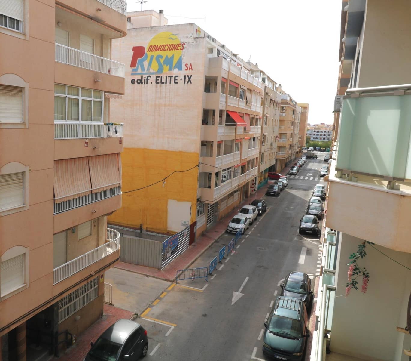 3 bedroom Apartment for sale in Torrevieja - € 150,000 (Ref: 9985986)