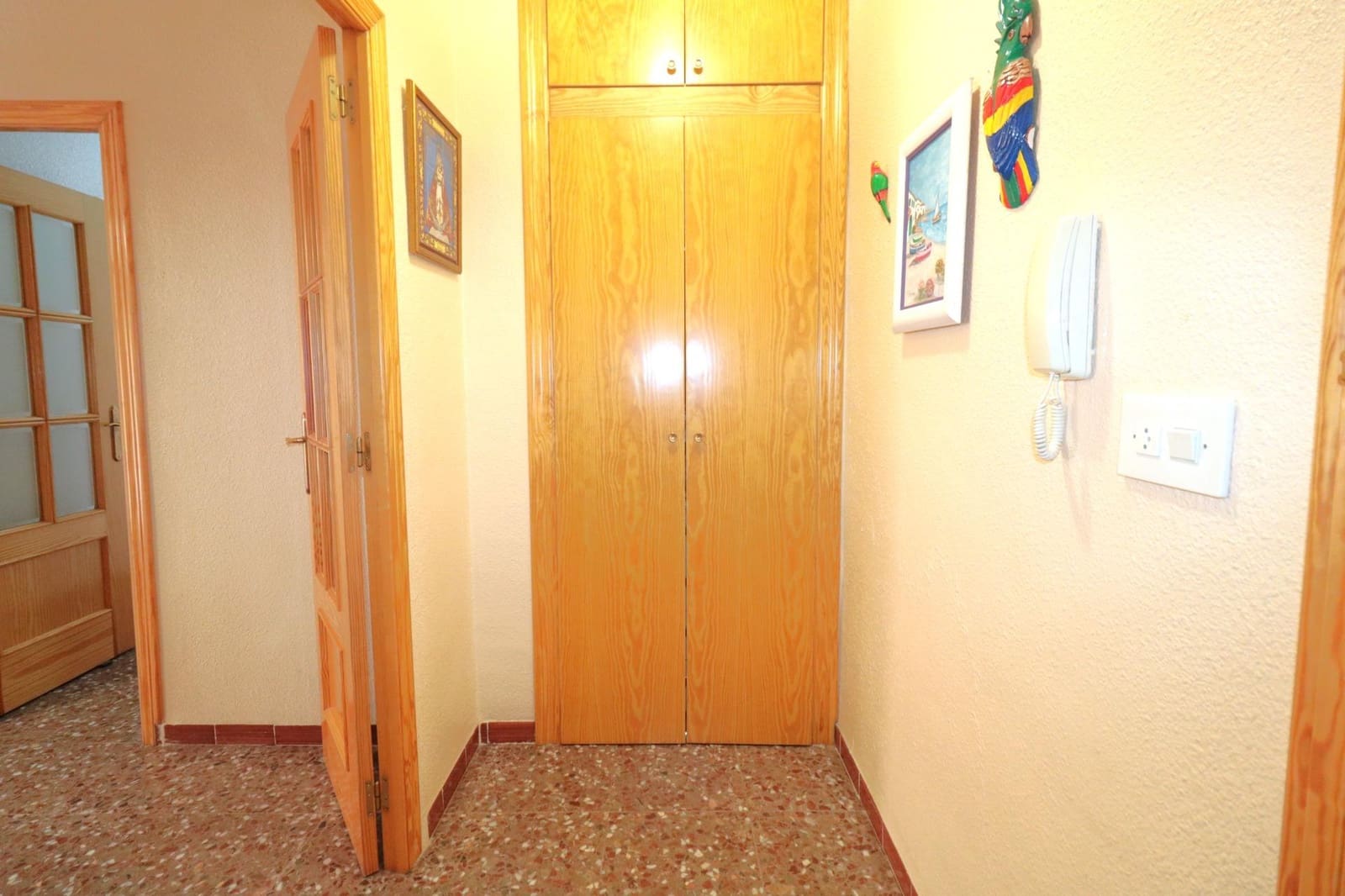 3 bedroom Apartment for sale in Torrevieja - € 150,000 (Ref: 9985986)