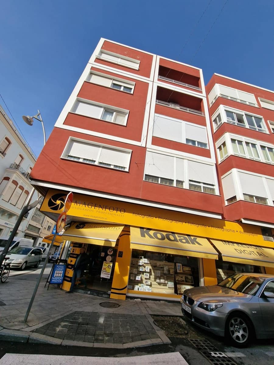Apartamento de 3 habitaciones en Torrevieja en venta - 143.000 € (Ref: 9985988)