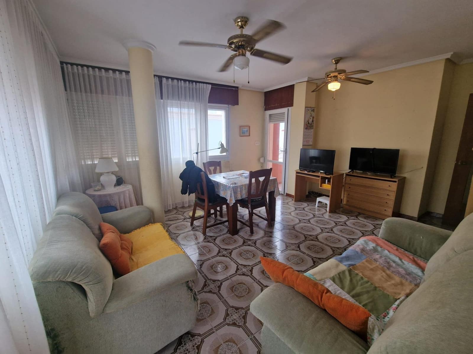 Apartamento de 3 habitaciones en Torrevieja en venta - 143.000 € (Ref: 9985988)