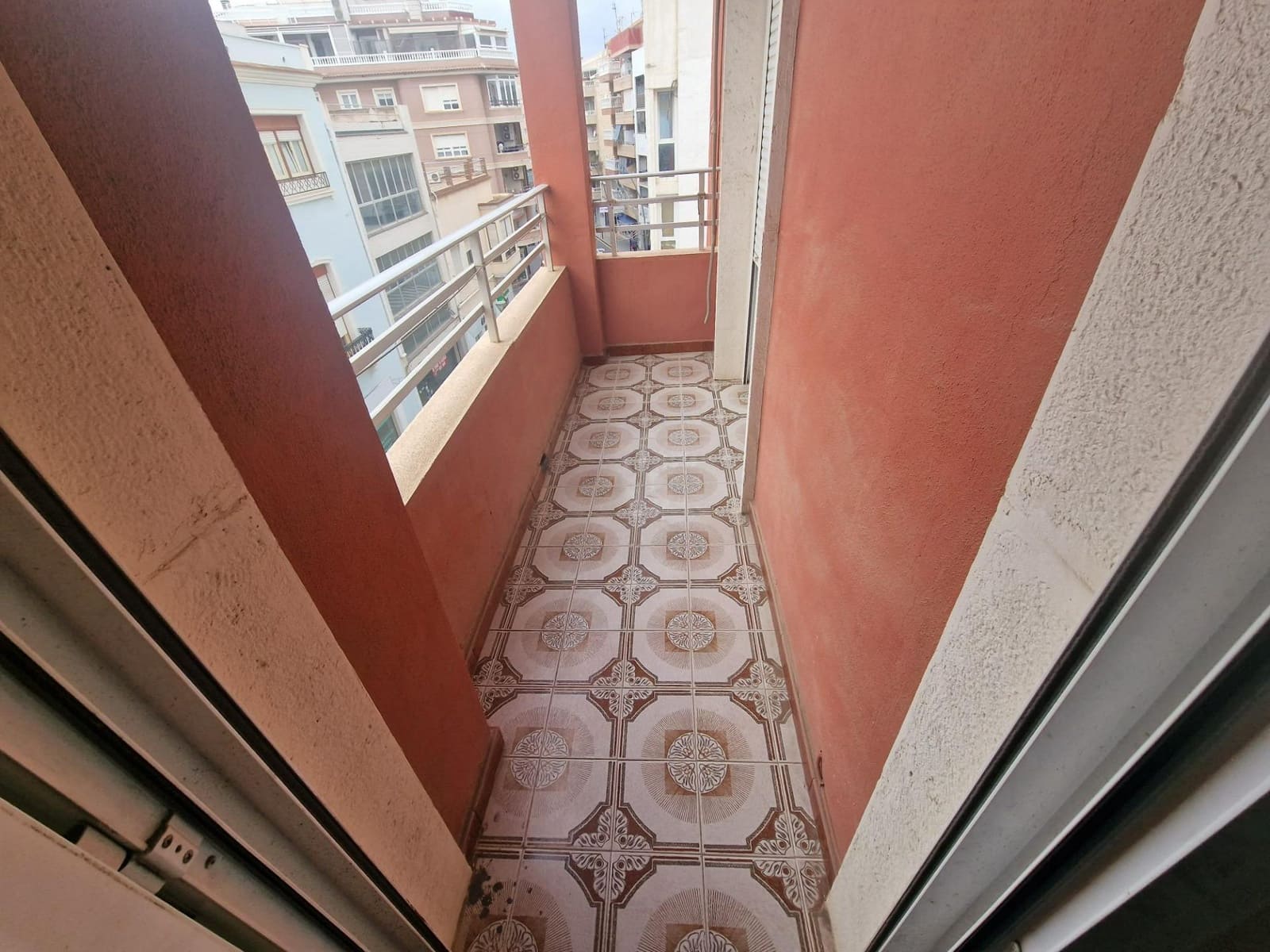Apartamento de 3 habitaciones en Torrevieja en venta - 143.000 € (Ref: 9985988)