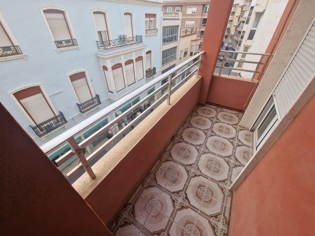 3 soveværelse Lejlighed til salg i Centro - Muelle Pesquero, Torrevieja - € 143.000 (Ref: 9985988)