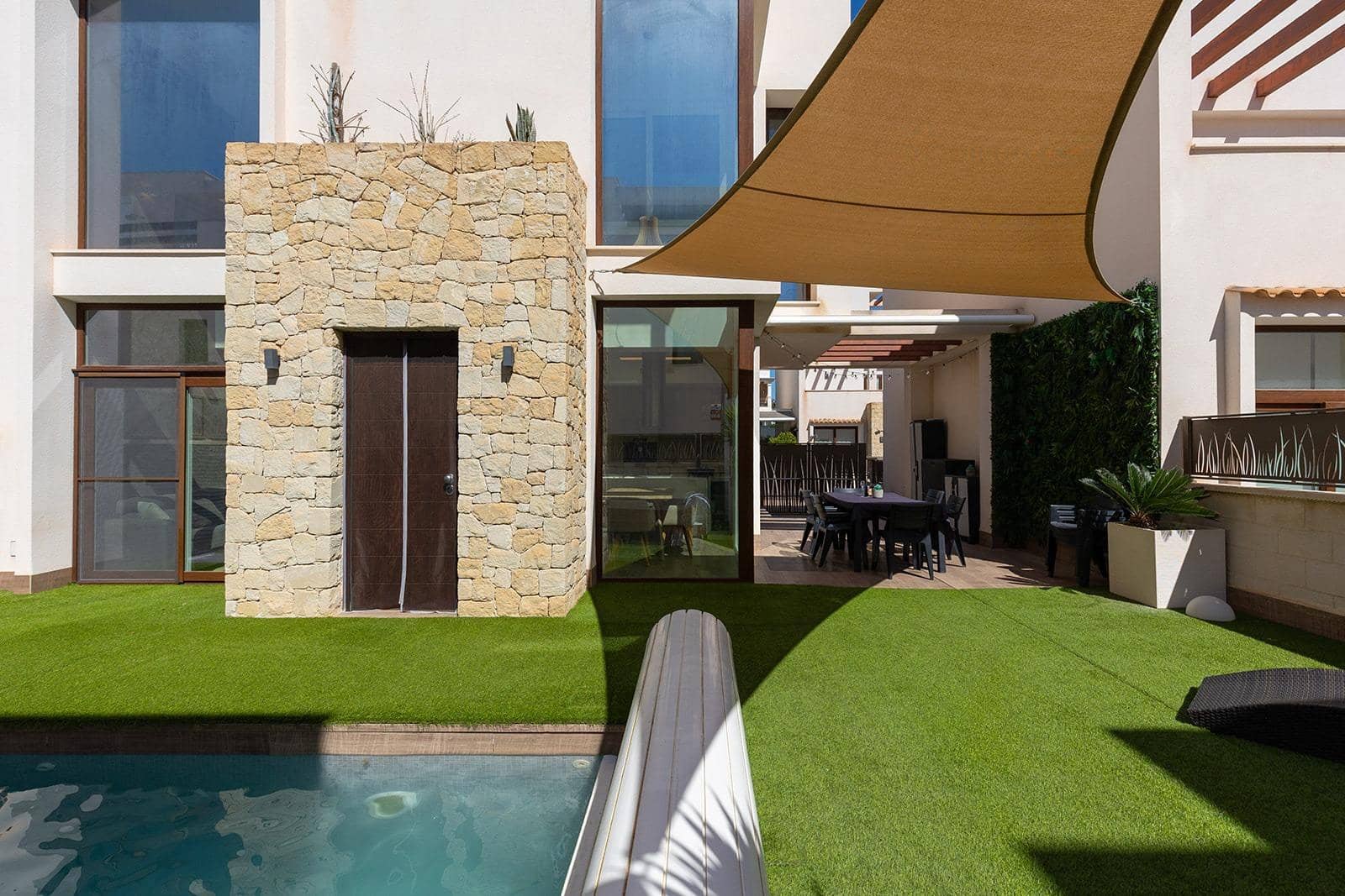 3 soverom Villa til salgs i Pueblo Bravo - € 460 000 (Ref: 9985995)