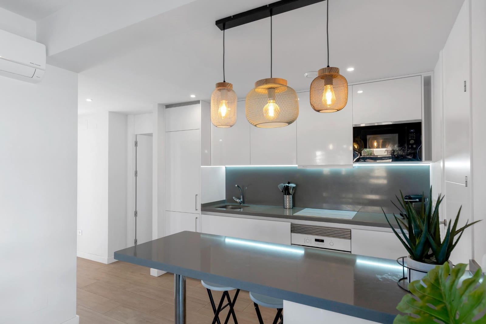 2 soverom Leilighet til salgs i Filipinas - € 275 000 (Ref: 9985998)