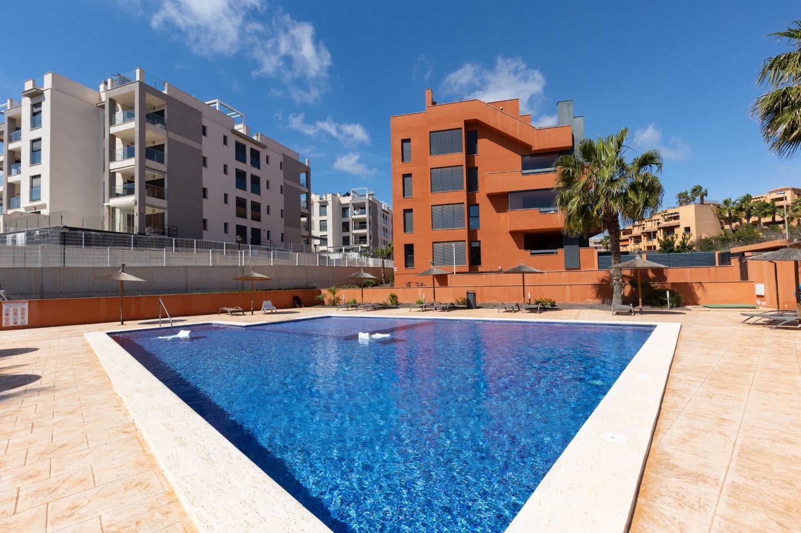 2 soverom Leilighet til salgs i Filipinas - € 275 000 (Ref: 9985998)