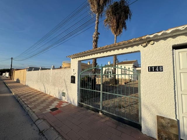 Chalet de 2 habitaciones en San Luis, Torrevieja en venta - 289.000 € (Ref: 9986002)