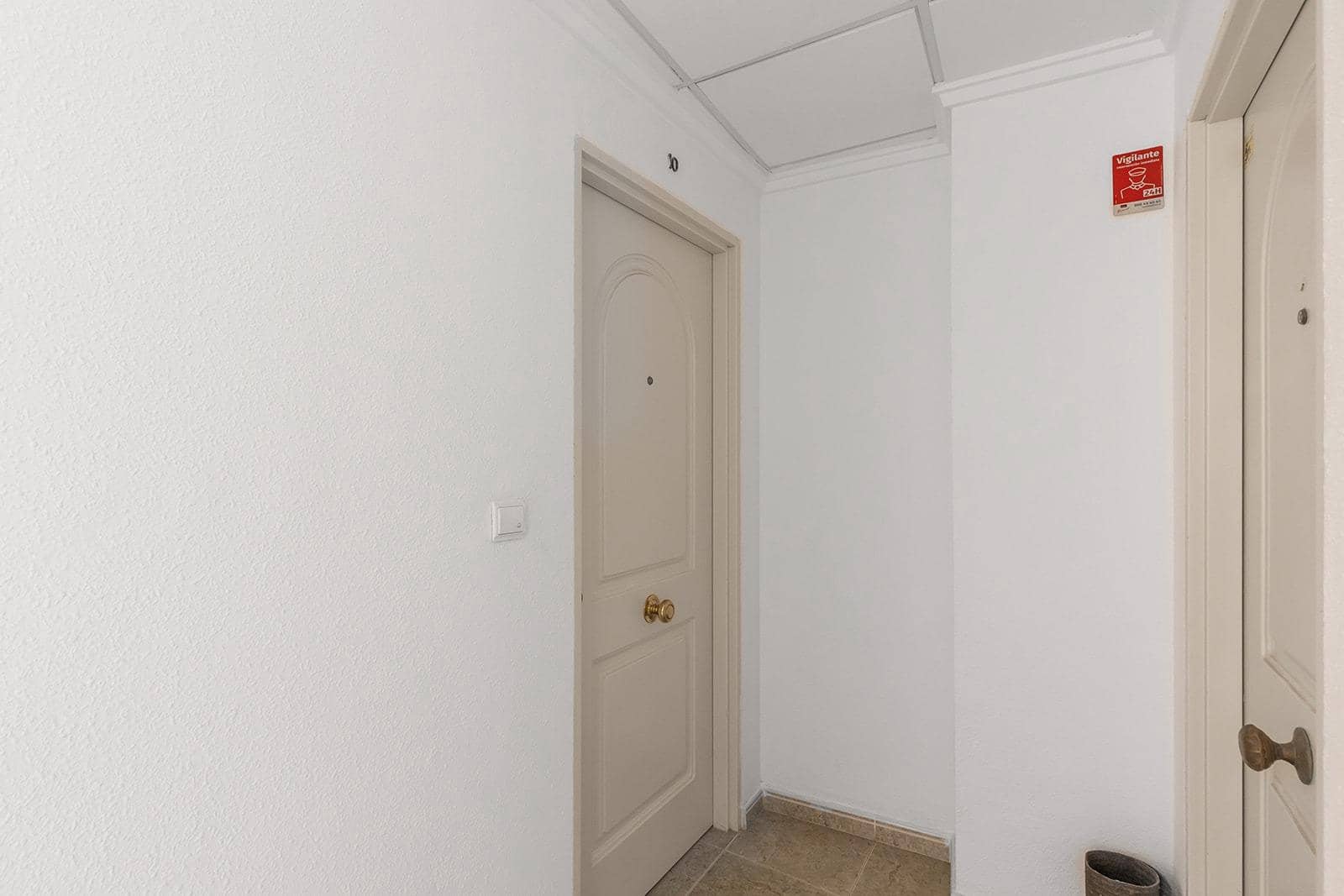 Apartamento de 2 habitaciones en Torrevieja en venta - 170.000 € (Ref: 9986003)