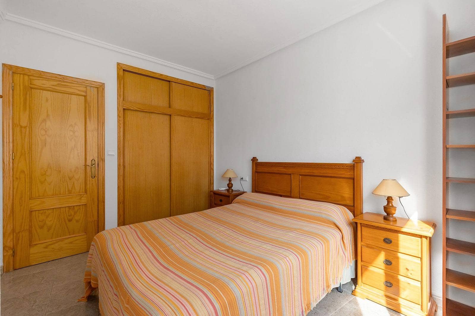 Apartamento de 2 habitaciones en Torrevieja en venta - 170.000 € (Ref: 9986003)