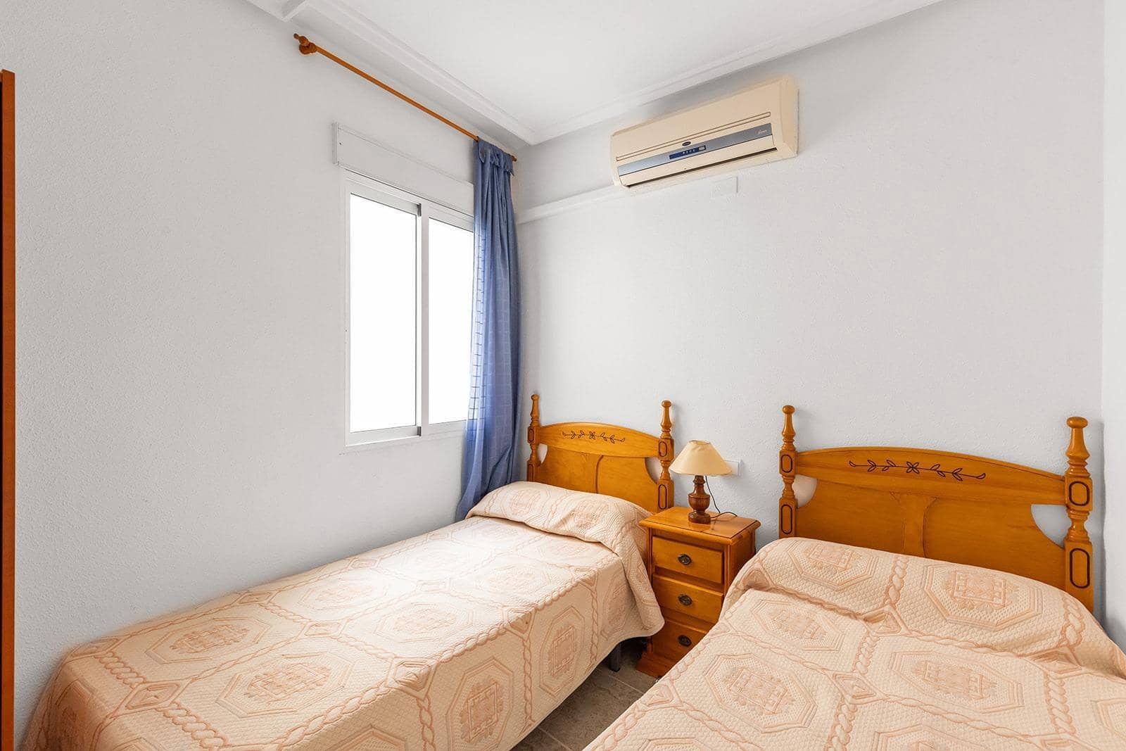 Apartamento de 2 habitaciones en Torrevieja en venta - 170.000 € (Ref: 9986003)
