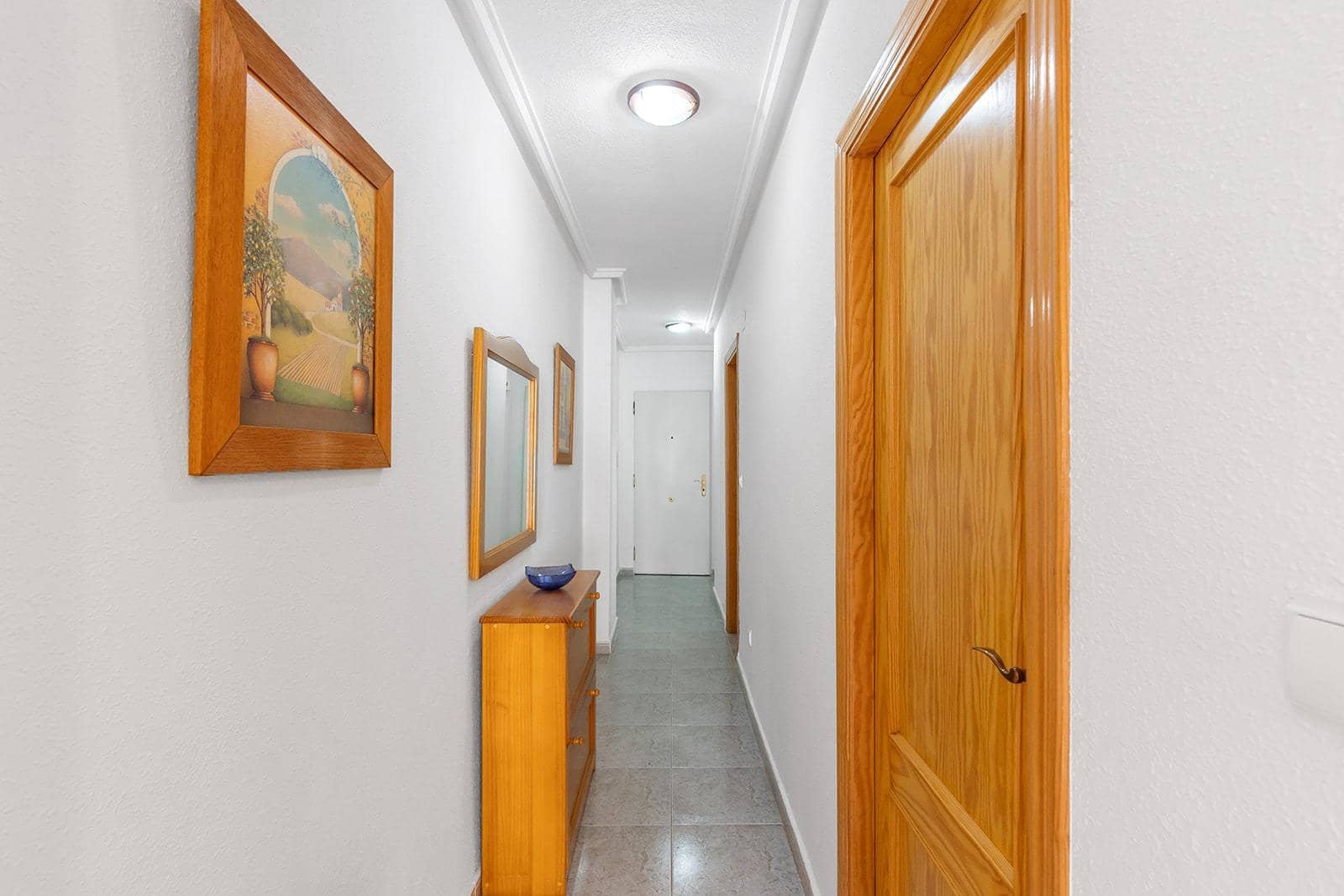 Apartamento de 2 habitaciones en Torrevieja en venta - 170.000 € (Ref: 9986003)