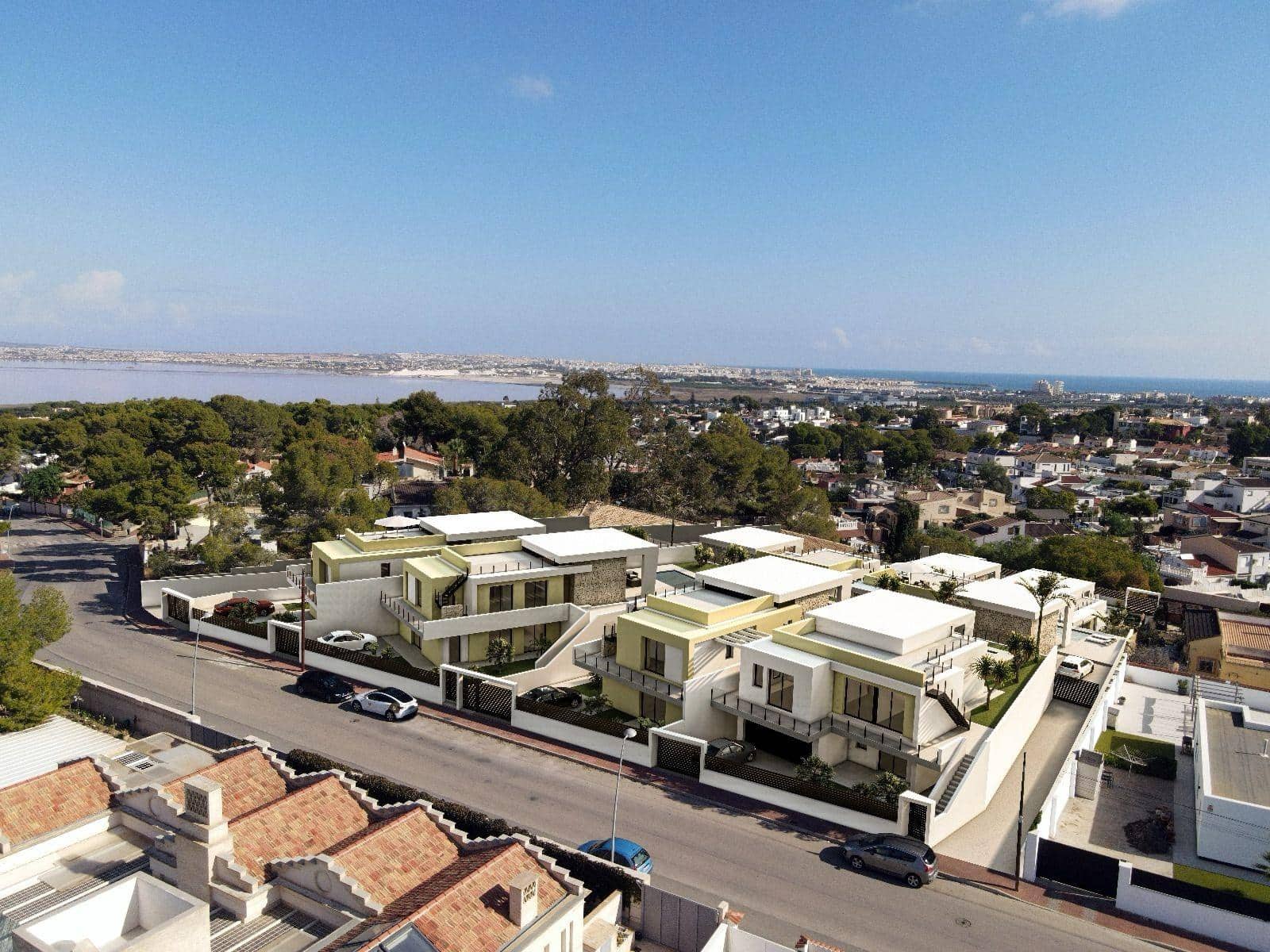 3 bedroom Villa for sale in Torrevieja - € 700,000 (Ref: 9986006)