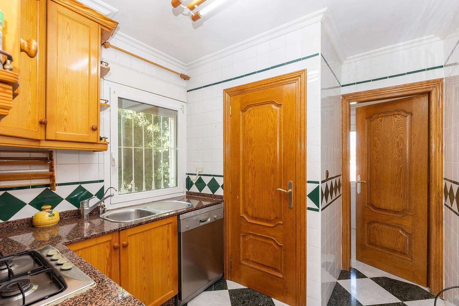 5 bedroom Villa for sale in Torrevieja - € 730,000 (Ref: 9986008)