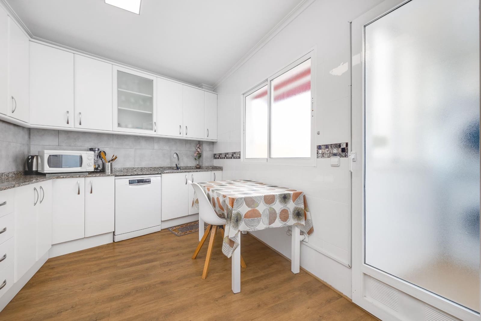 Apartamento de 3 habitaciones en Torrevieja en venta - 195.000 € (Ref: 9986009)