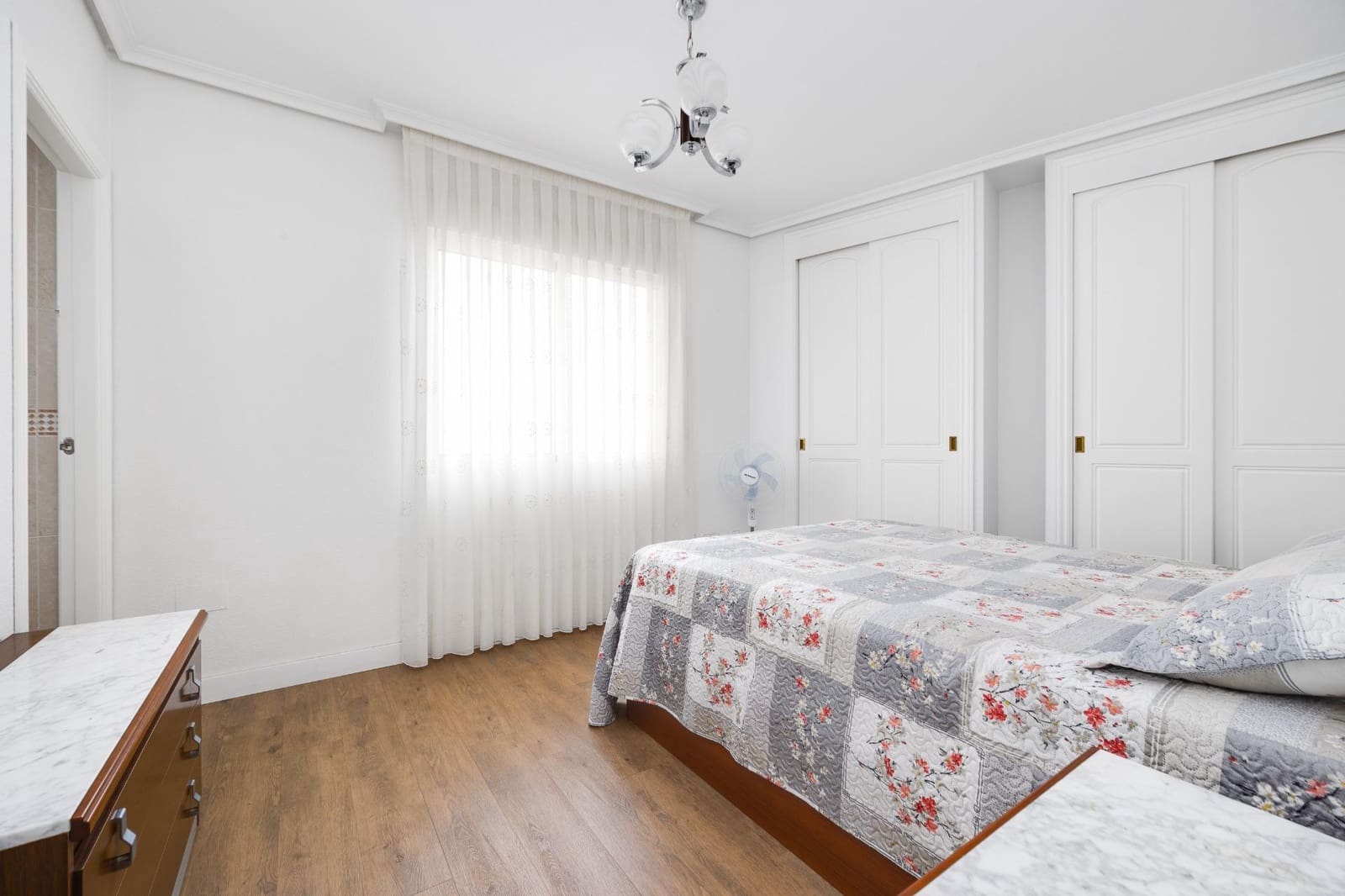 Apartamento de 3 habitaciones en Torrevieja en venta - 195.000 € (Ref: 9986009)