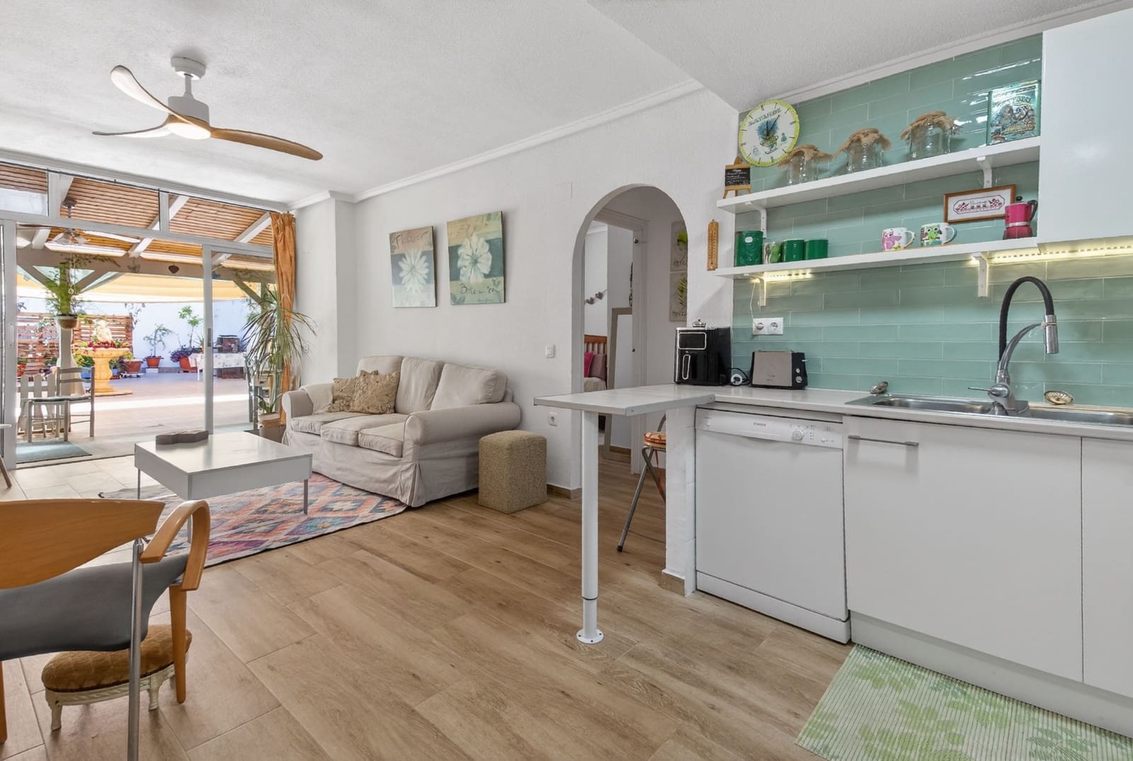 Apartamento de 2 habitaciones en Torrevieja en venta - 227.000 € (Ref: 9986014)