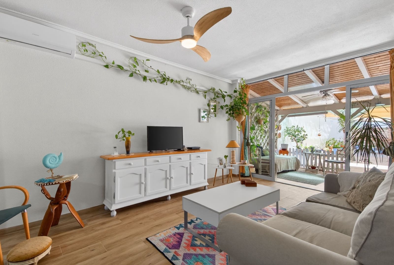 Apartamento de 2 habitaciones en Torrevieja en venta - 227.000 € (Ref: 9986014)
