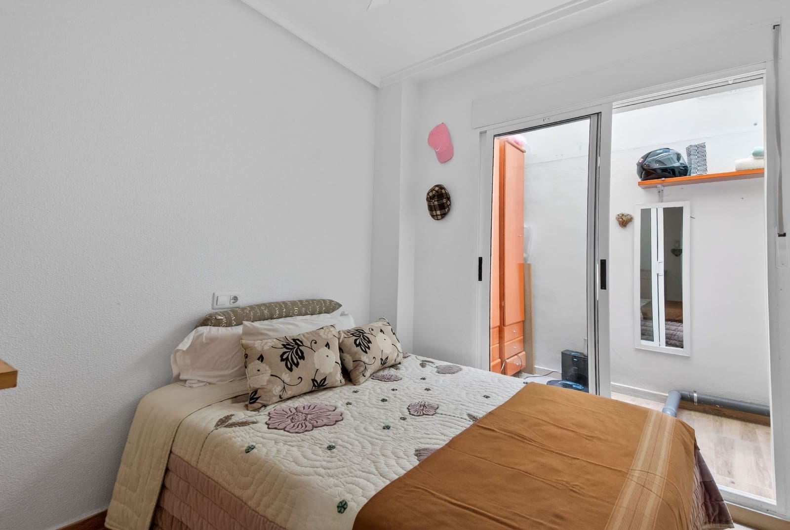 Apartamento de 2 habitaciones en Torrevieja en venta - 227.000 € (Ref: 9986014)