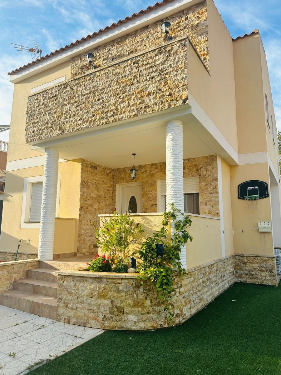 4 soveværelse Villa til salg i Pinar de Campoverde - € 379.000 (Ref: 9986015)