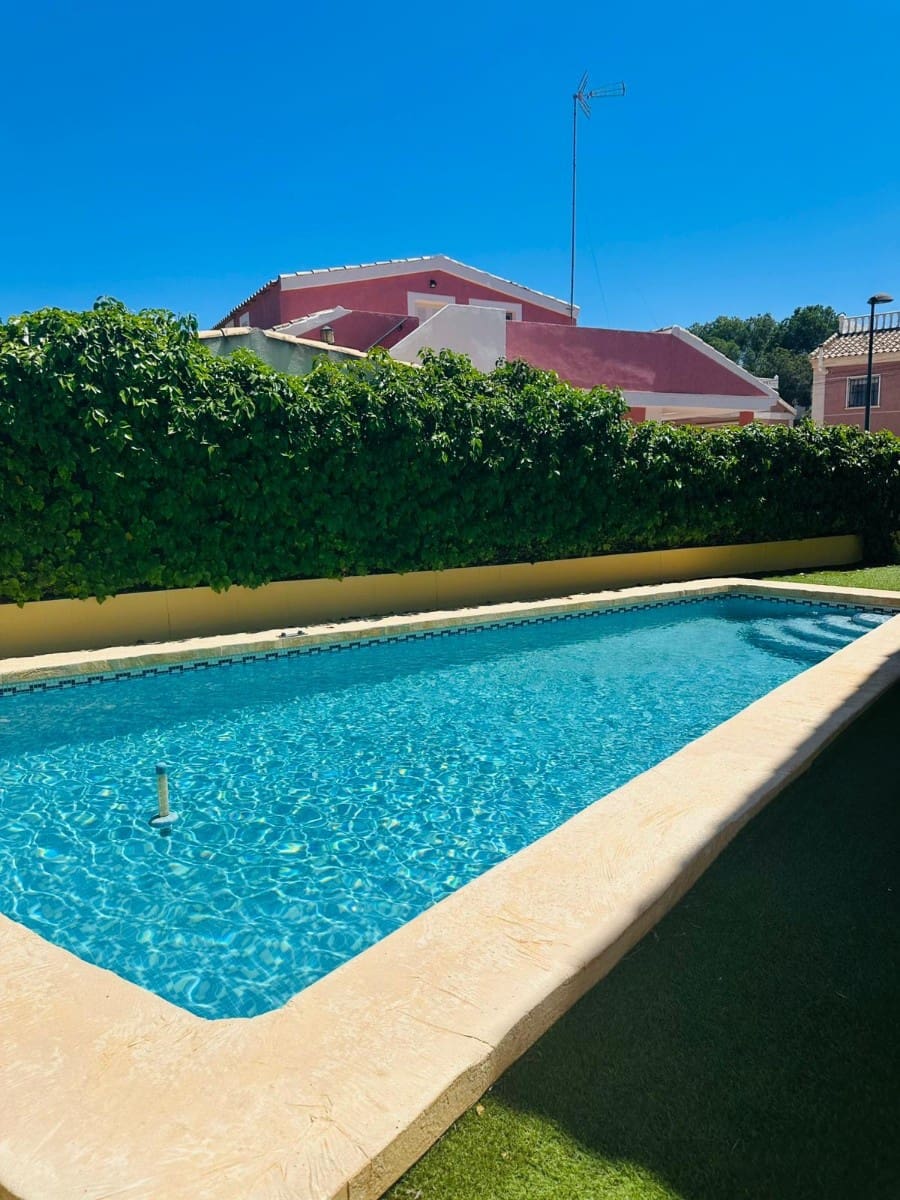 4 soveværelse Villa til salg i Pinar de Campoverde - € 379.000 (Ref: 9986015)