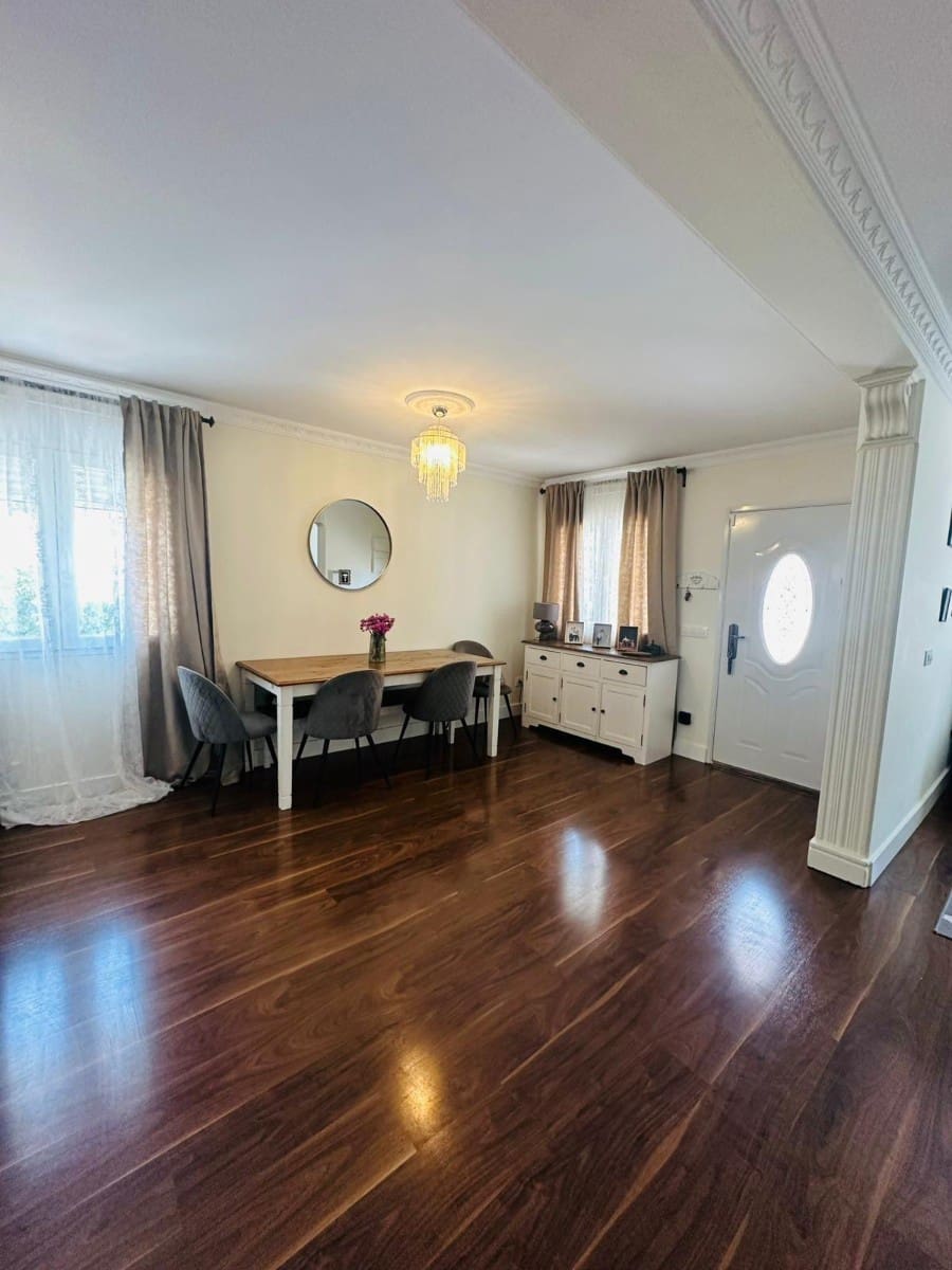 4 soveværelse Villa til salg i Pinar de Campoverde - € 379.000 (Ref: 9986015)