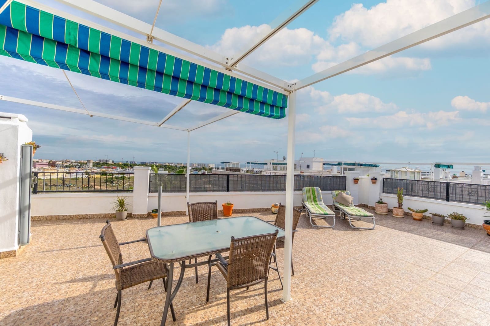 3 soverom Penthouse til salgs i Playa Flamenca - € 195 000 (Ref: 9986016)