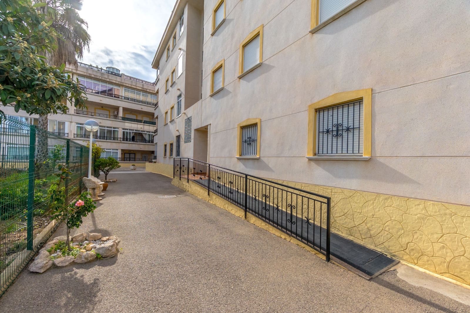 3 soverom Penthouse til salgs i Playa Flamenca - € 195 000 (Ref: 9986016)