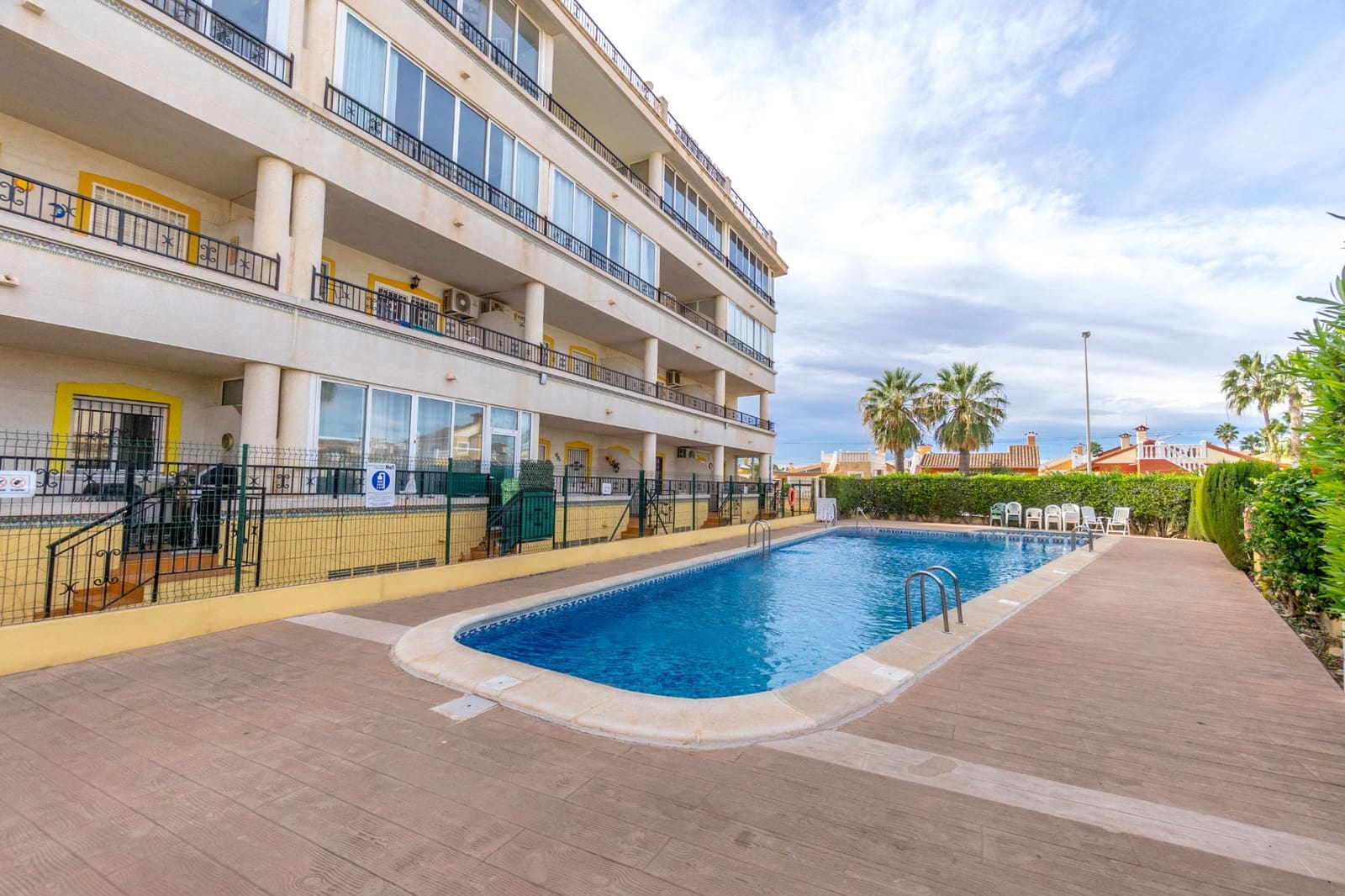 3 soverom Penthouse til salgs i Playa Flamenca - € 195 000 (Ref: 9986016)