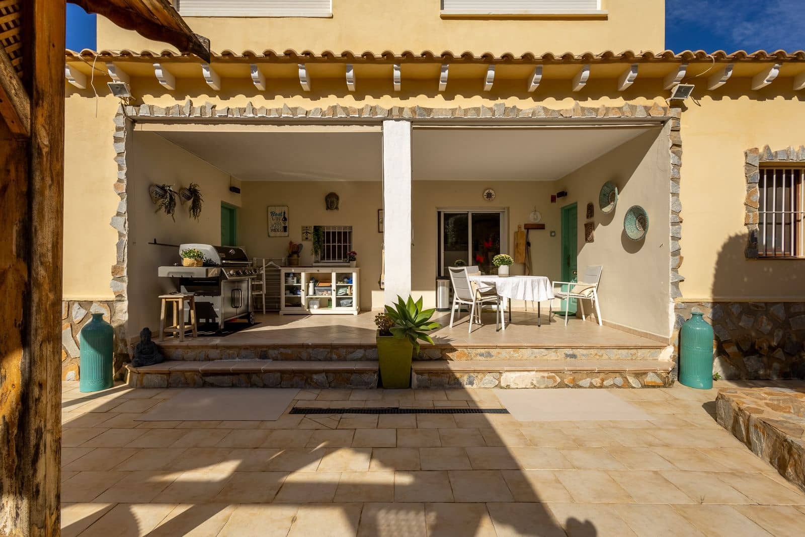 5 bedroom Villa for sale in Torrevieja - € 650,000 (Ref: 9986028)