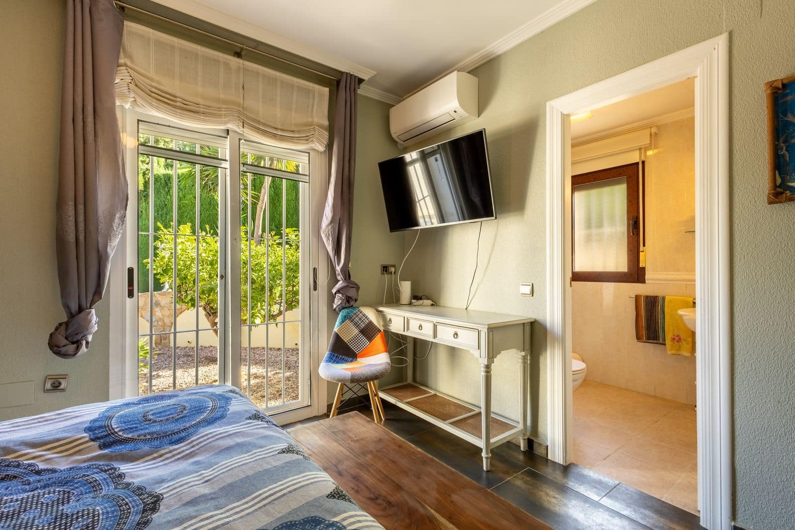 5 bedroom Villa for sale in Torrevieja - € 650,000 (Ref: 9986028)