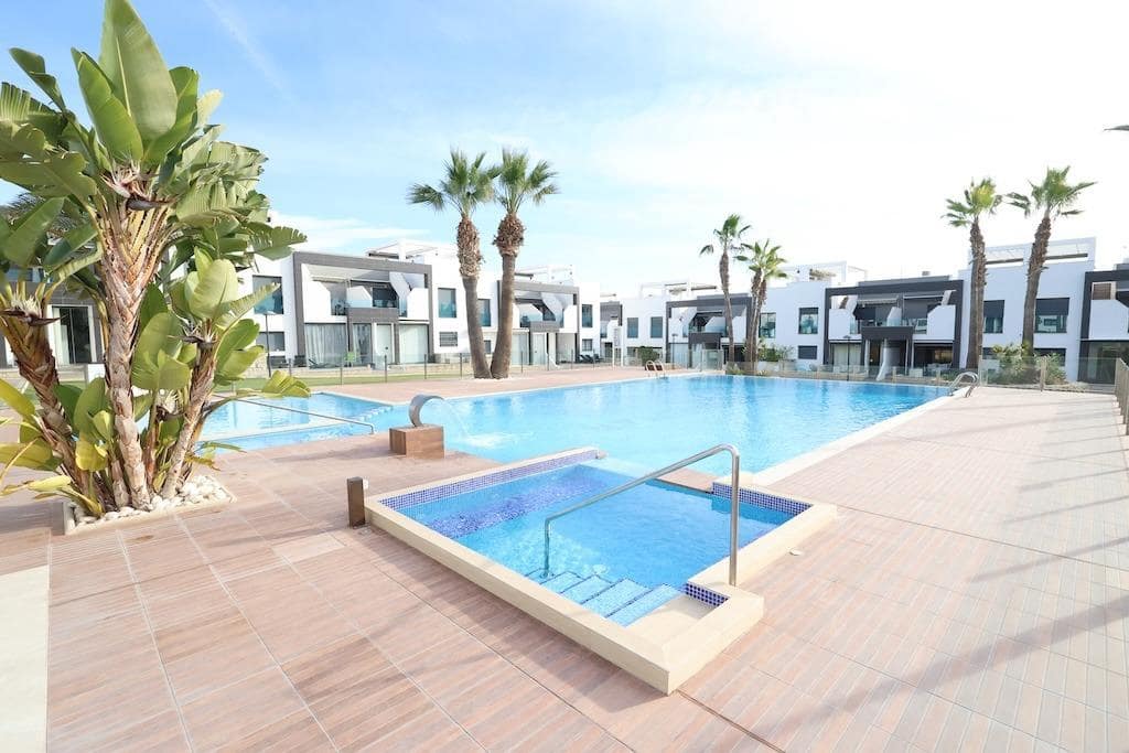 2 Zimmer Bungalow zu verkaufen in La Zenia - 270.000 € (Ref: 9986042)