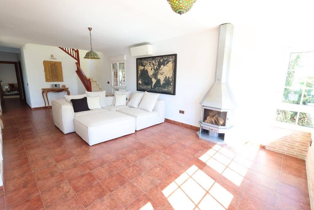 4 slaapkamer Villa te koop in Villamartin - € 699.000 (Ref: 9986051)