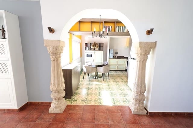4 slaapkamer Villa te koop in Villamartin, Orihuela - € 699.000 (Ref: 9986051)